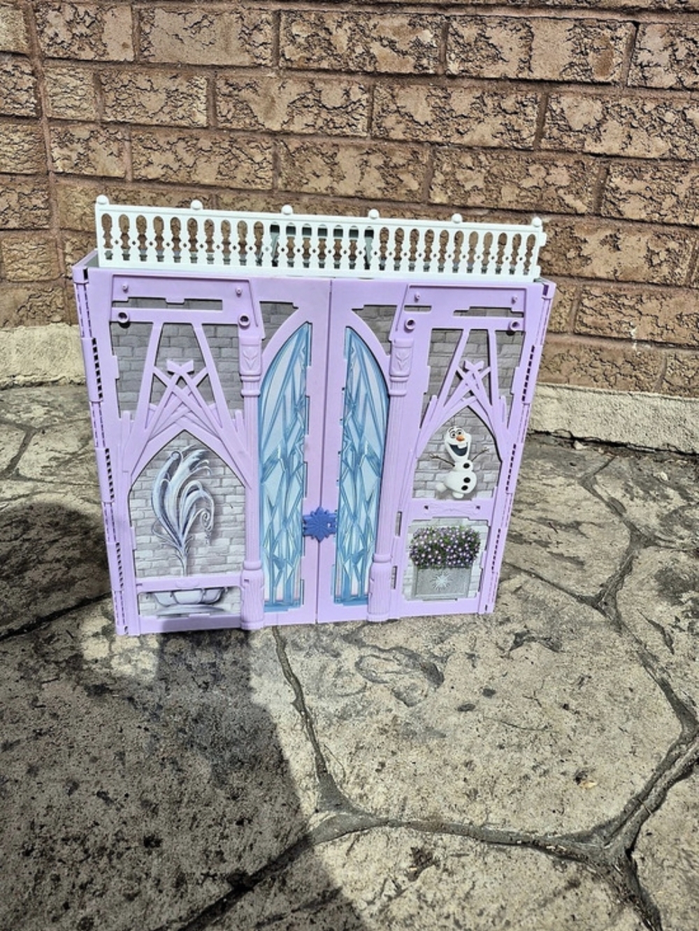 Disney Frozen 2 Fold & Go Portable Arendelle Castle Playset Dollhouse - Picture 13 of 15